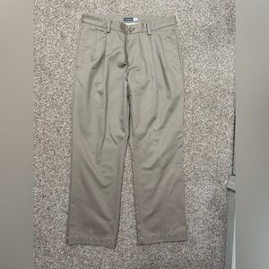 Men's Pleated Van Heusen Pants